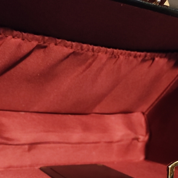 Black Portable Bluetooth Speaker boombox purse (FUNCTIONAL!!) - Picture 6 of 11